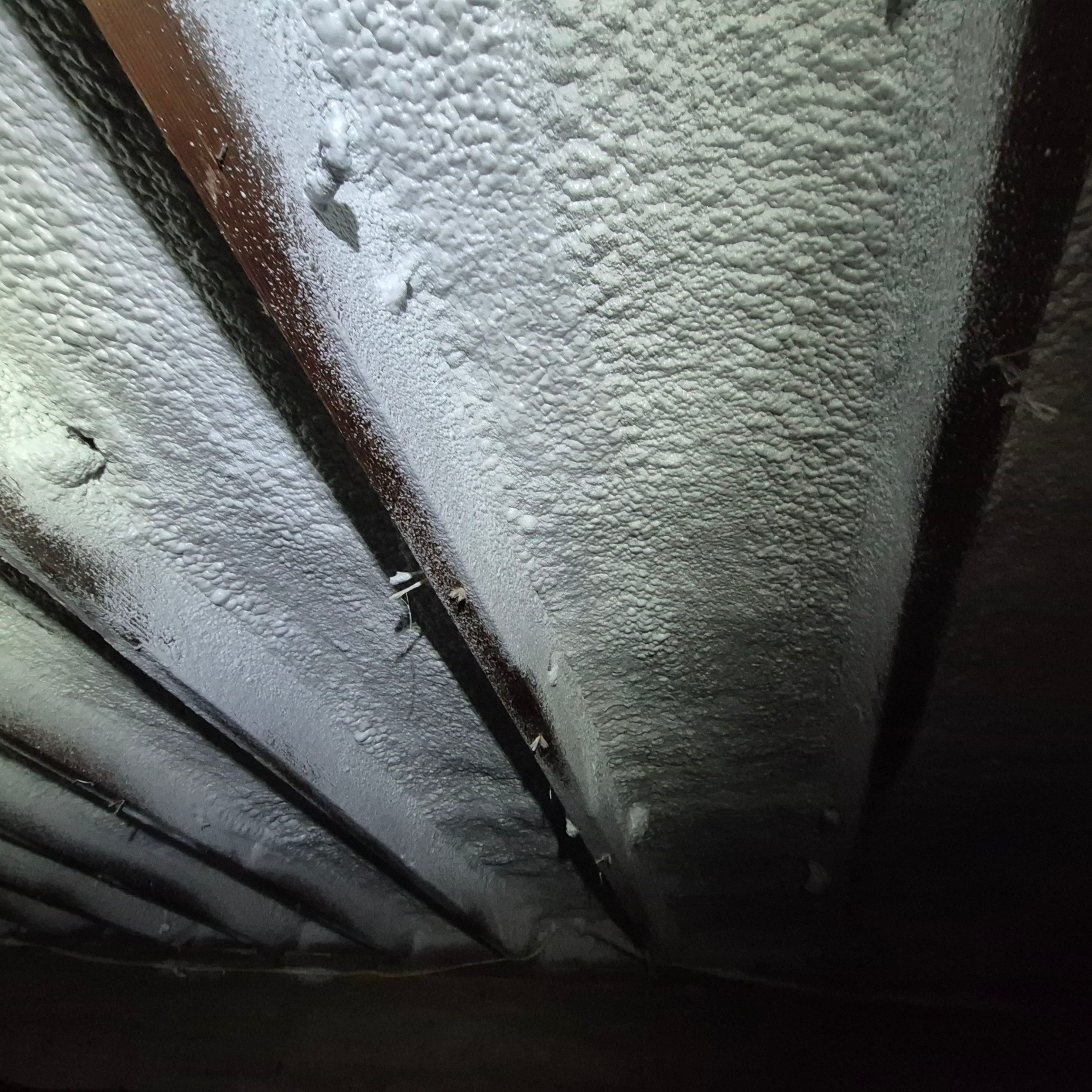 Closed Cell Spray Foam Insulation vs Fiberglass